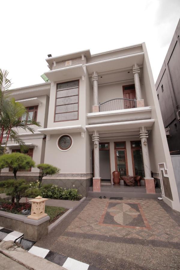 Stay Inn Pasteur Bandung, Husein Sastranegara Airport Екстер'єр фото